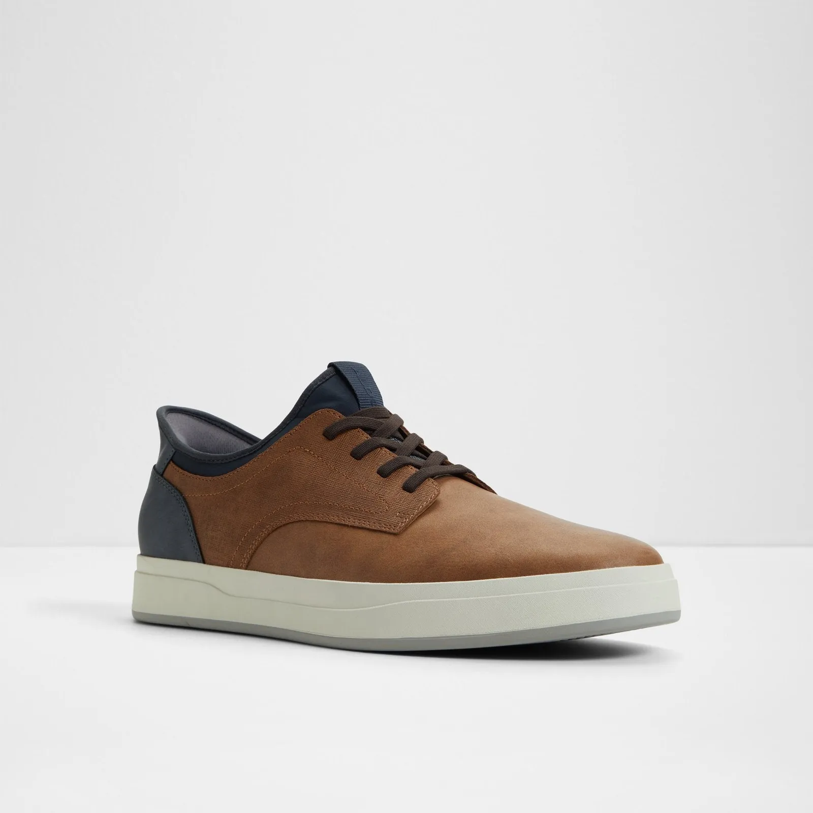 Arden / Sneakers