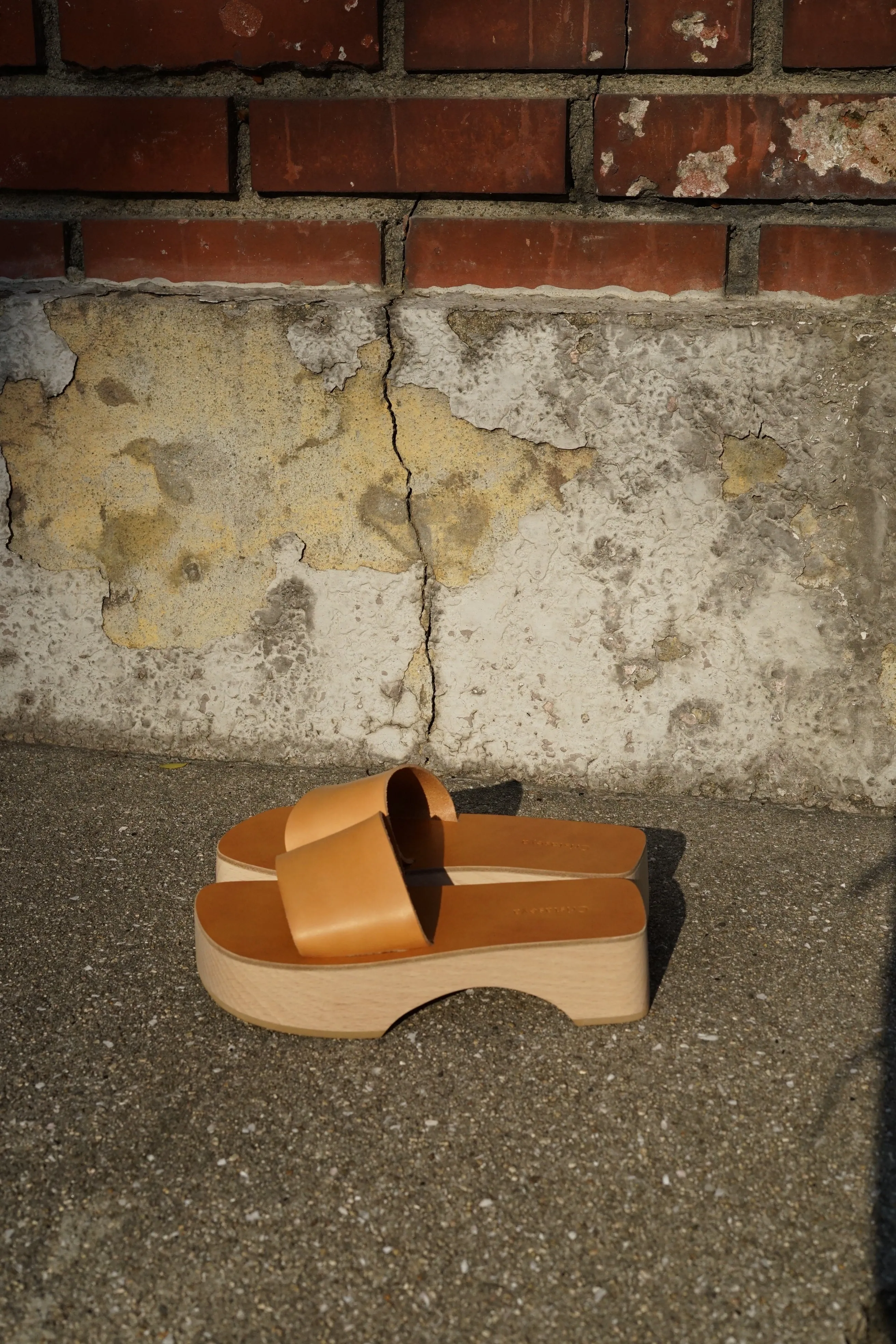 CRISTASEYA<br>CLOGS