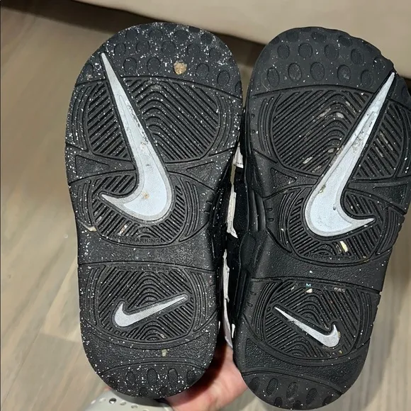Like New Air More Uptempo Sneakers