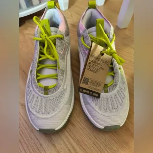Men’s Nike cosmic unity 3 basketball sneakers