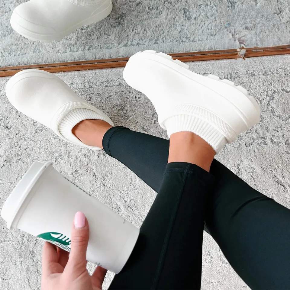 Neeva - Sock Clogs