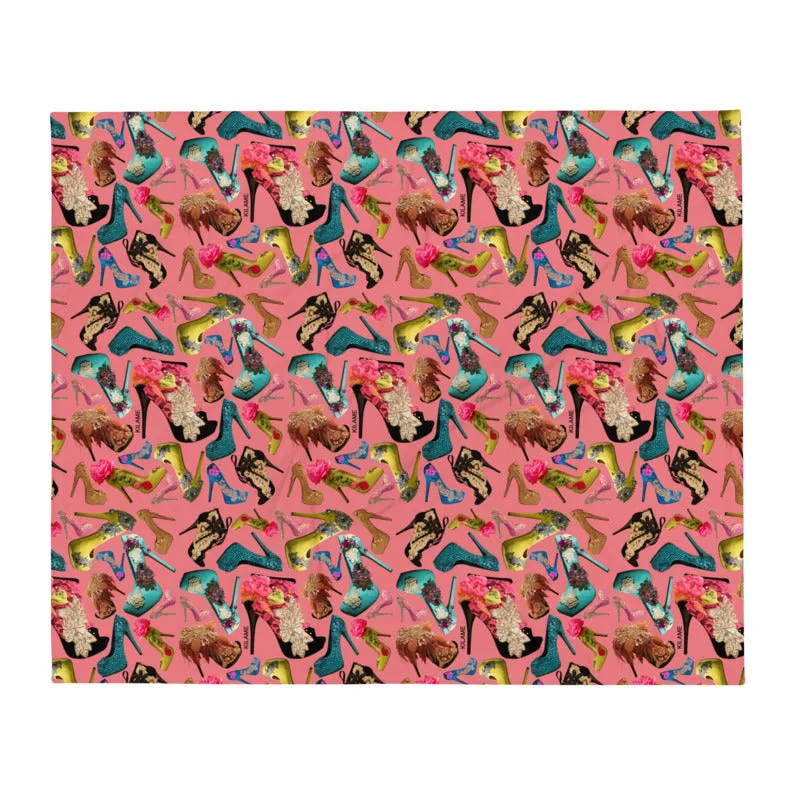 Throw Blanket 'I close deals in heels'