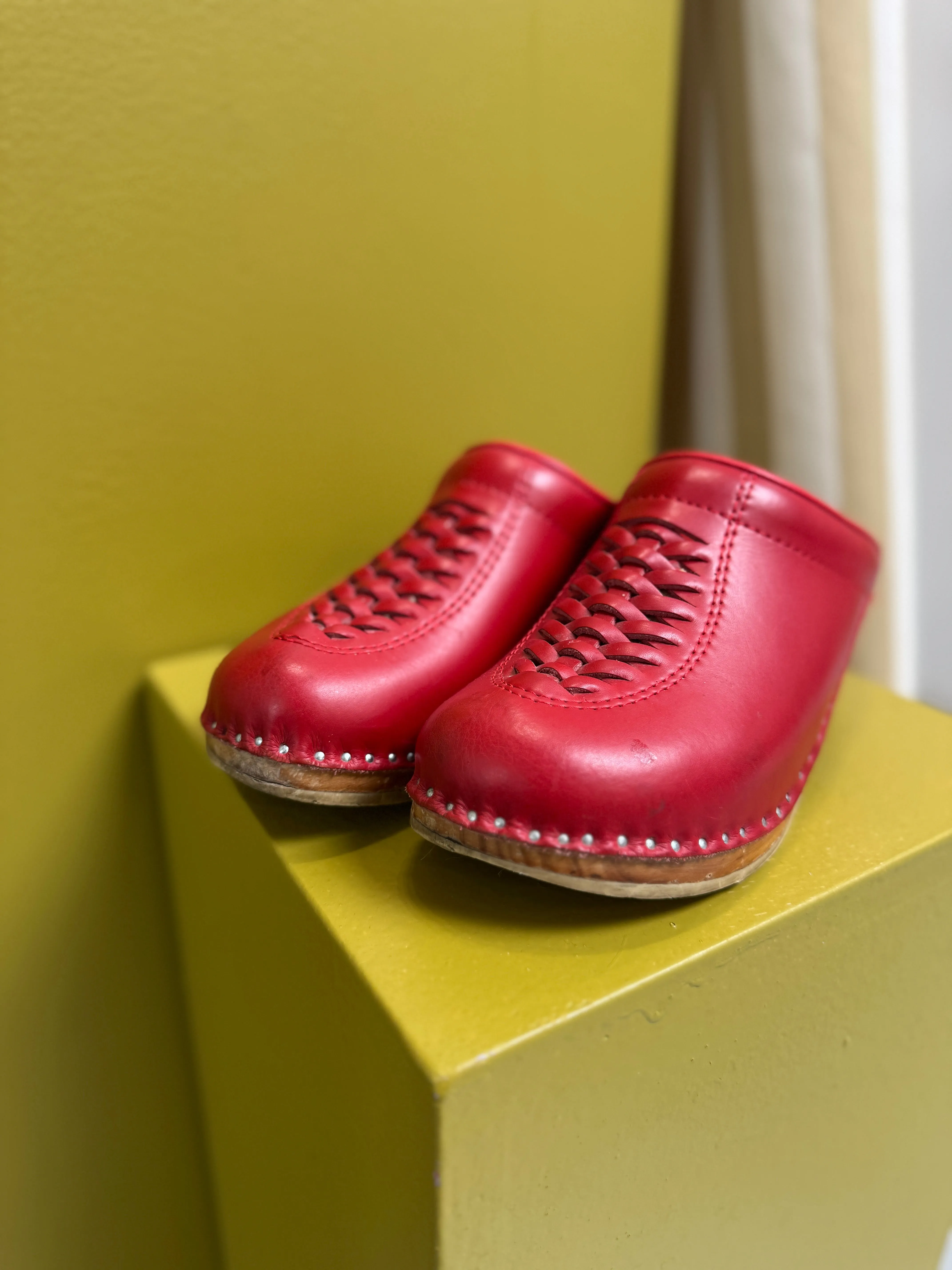 Troentorps Red Clogs